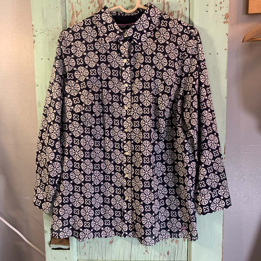 Talbots Women’s Petite Button Up Light Weight Navy White Floral Blouse.